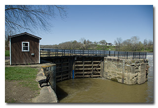 Philo Lock and Dam #9 down-river gates