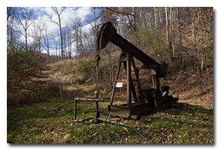 An inactive oil well -- click to enlarge