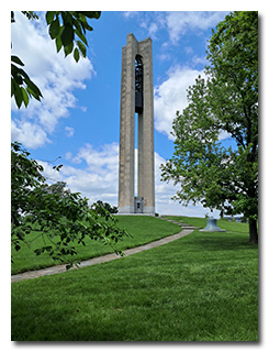 Deeds Carillon