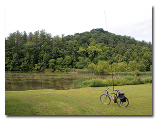 The mast and Tufteln 35' EFRW supported on the bicycle