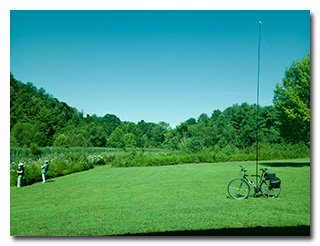 The mast and antenna deployed on the bicycle