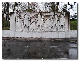 a view of the federal monument