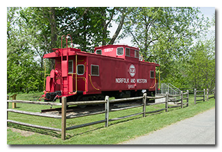 caboose at Foster Falls
